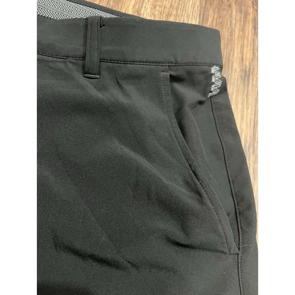 PUMA Men's Black Shorts Size 40 Athletic Training Casual Logo Performance